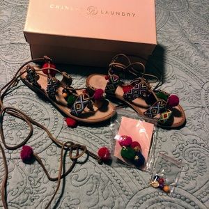 AMAZZZZZZING Chinese Laundry Pom Pom sandals.
